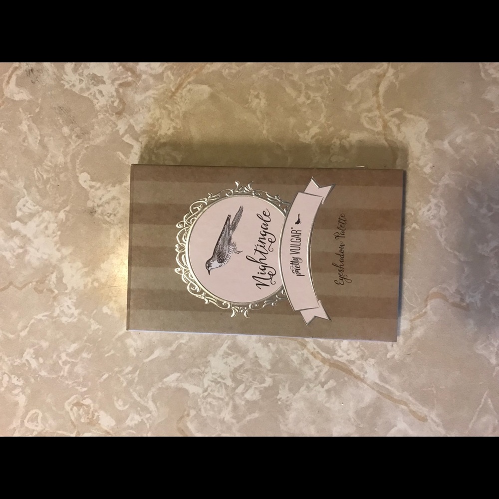 Eyeshadow palette